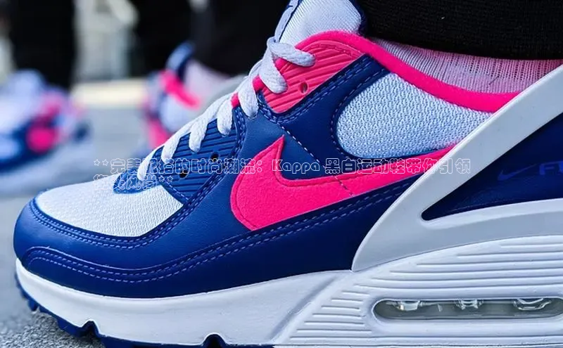 意昂2代理中文在线**完美配搭的时尚潮流：Kappa 黑白运动鞋带你引领
街头风尚**