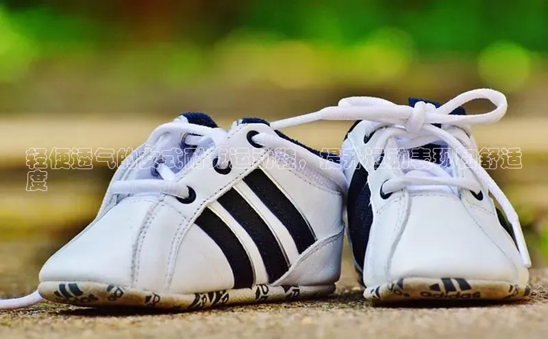 意昂2代理同程轻便透气的女式耐克运动鞋，提升运动表现和舒适
度