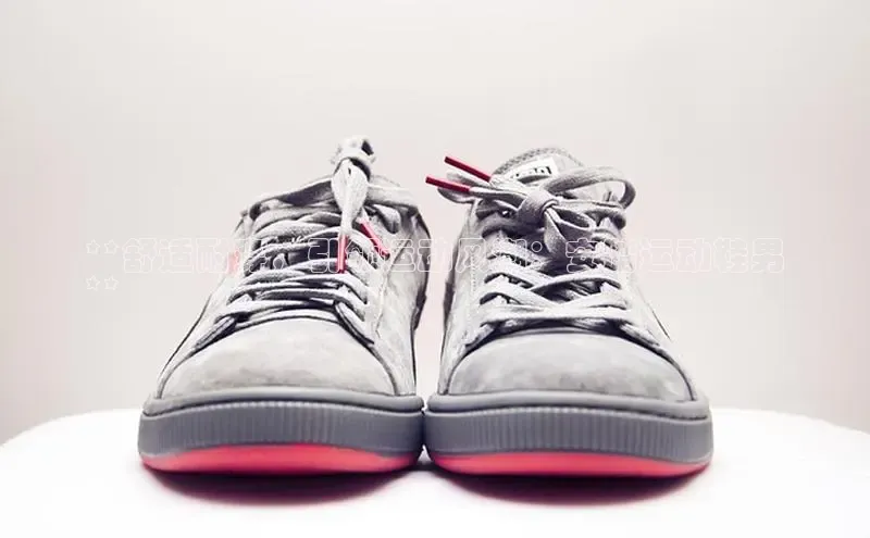 意昂2登录入口华扬联众**舒适耐穿，引领运动风潮：安踏运动鞋男
**