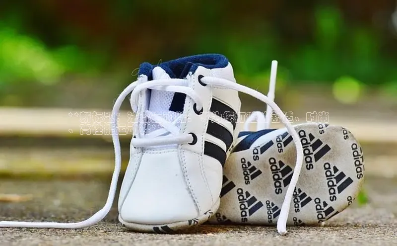 意昂2颐驰 06**新标题：法藤运动鞋：专为您打造的舒适、时尚
、高性能运动鞋**