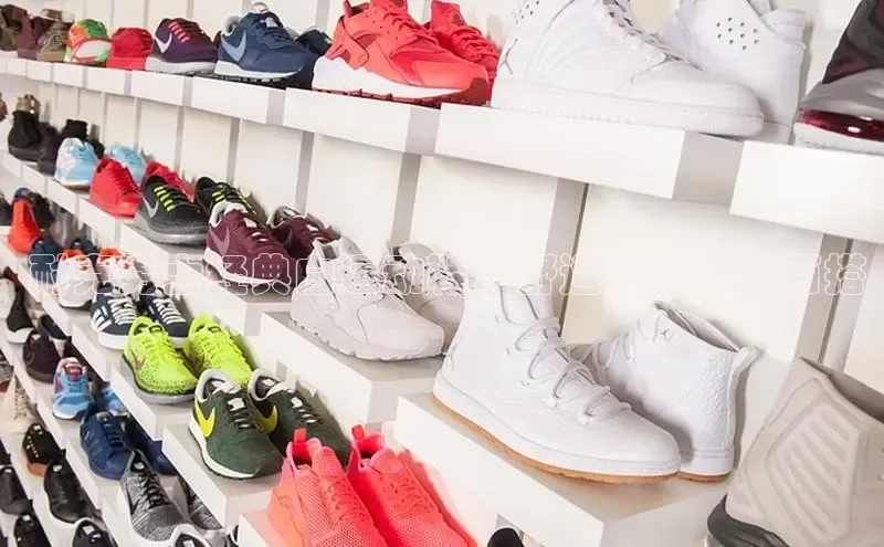 意昂2招商小度商城 耐克男士经典白运动鞋：舒适、透气、百搭